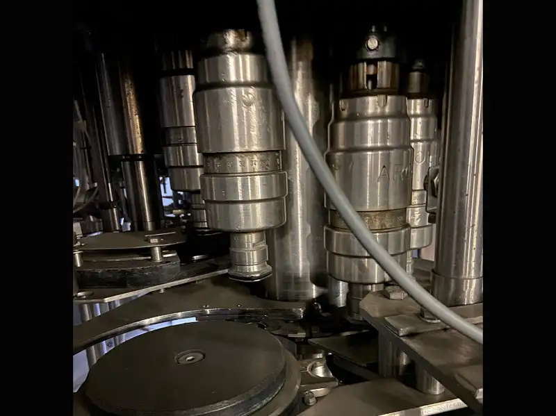 Photo #5 of Used Complete Bottling Line Procomac 2000