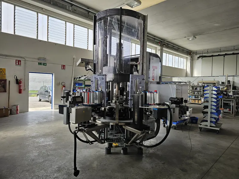 Photo #2 of automatic rotary adhesive labeler with modular optical centering