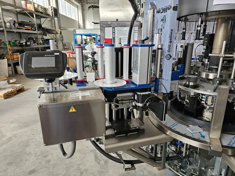 Photo #14 of automatic rotary adhesive labeler with modular optical centering