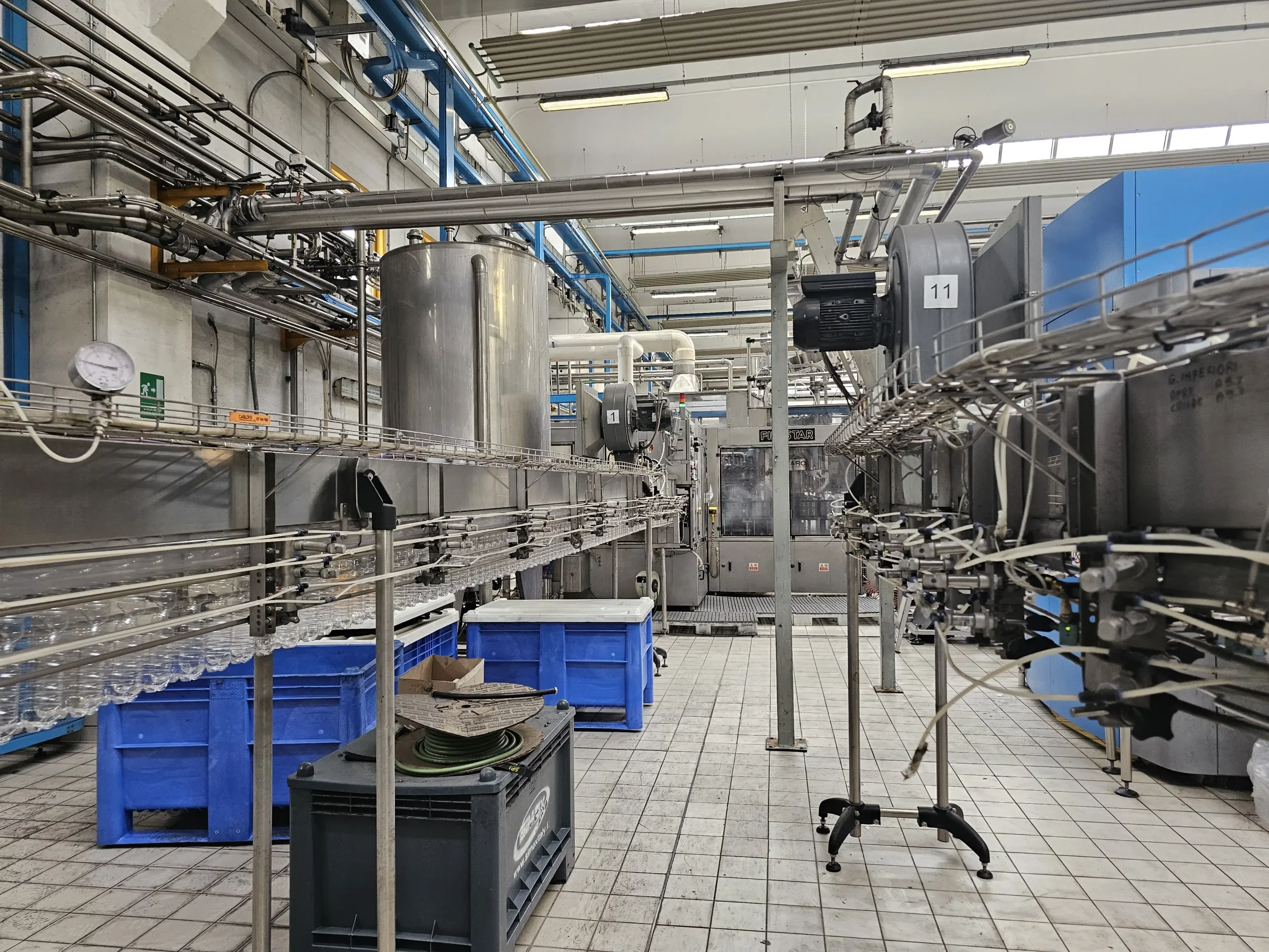 Photo #12 of Used  Isobaric Bottling line PROCOMAC up to 13000 bph