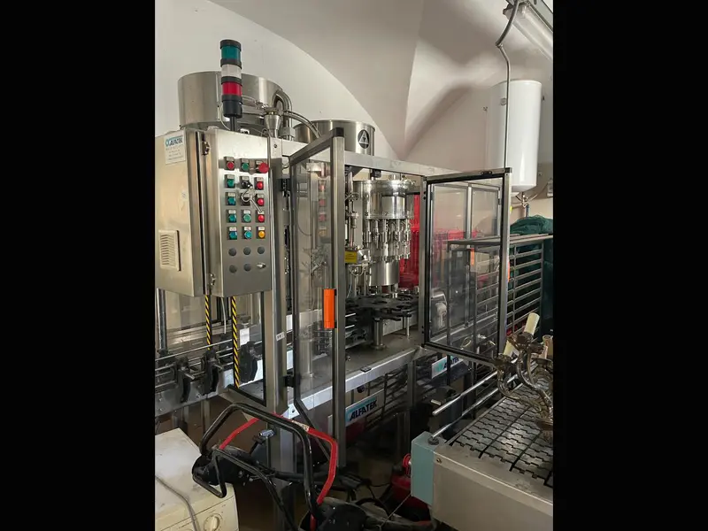 Photo #2 of Used Filling Monoblock ALFATEK 15/1 up to 2700 bph