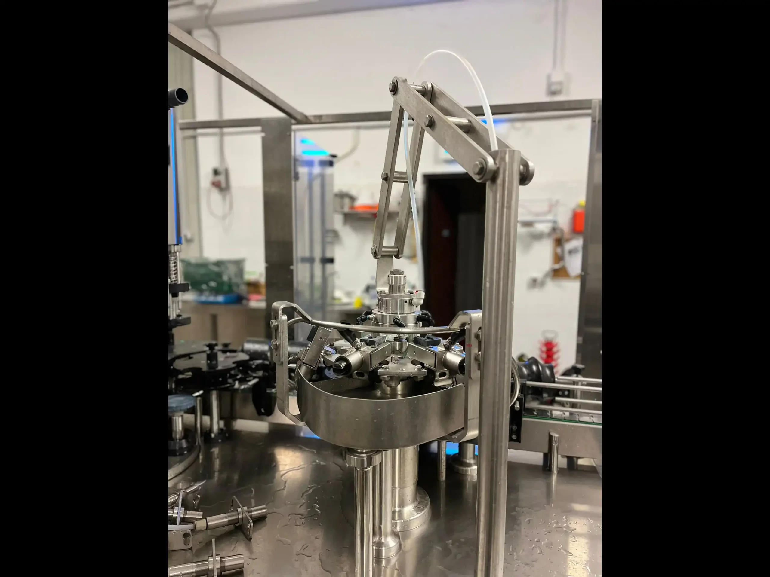 Photo #6 of Used Filling Monoblock CEM 6-6-1 for fermented beer 1000 bph