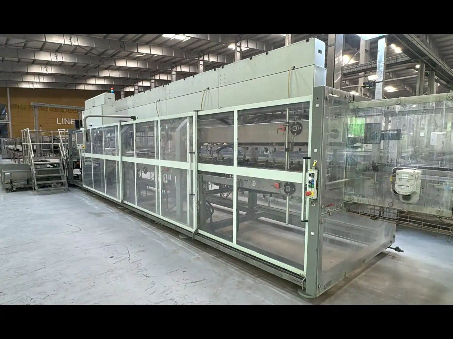 Photo #9 of Used Bottling Line KRONES for edible oil year 2018 – 28000 bph