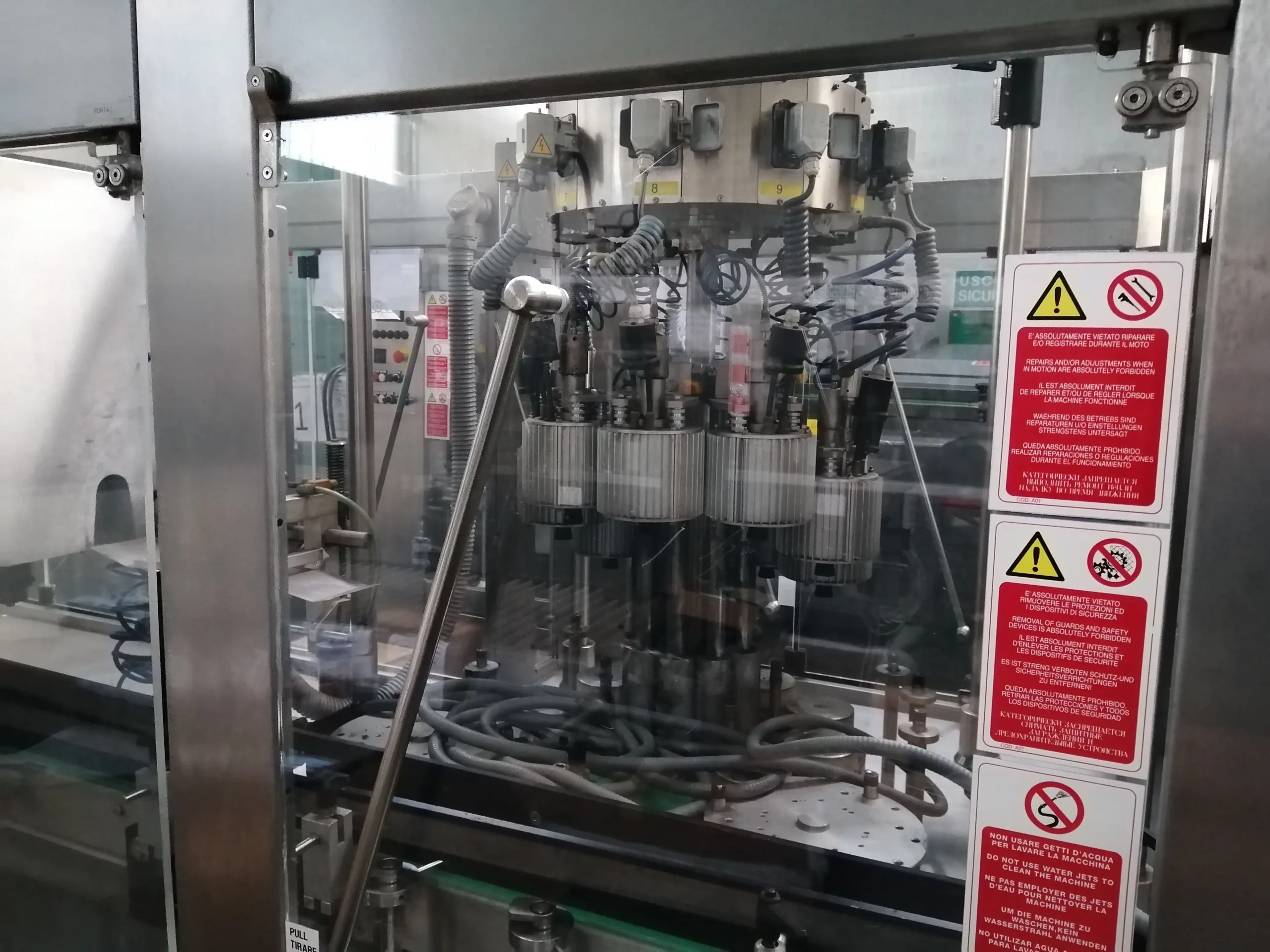 Photo #3 of Used Shrinkable Capsuling Machine Robino & Galandrino Monostadio Z9T