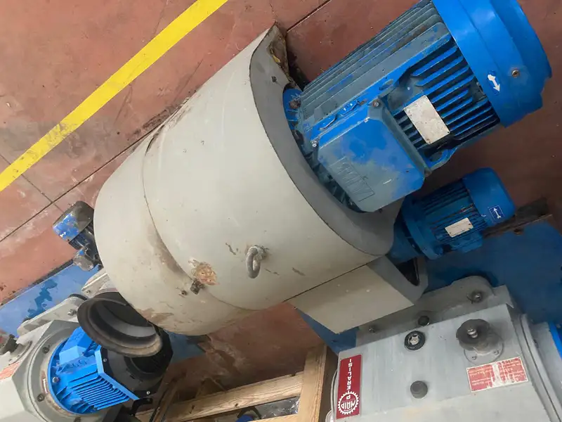Photo #9 of Used Line Pieralisi Jumbo 2 for olive oil production 2000 kg/h