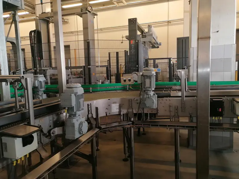 Photo #30 of Used filling line for beer in cans 25000 cph