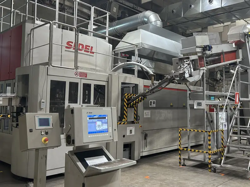 Photo #1 of Used Isobaric PET Complete Bottling Line for Water – CSD – 18000 bph 2L