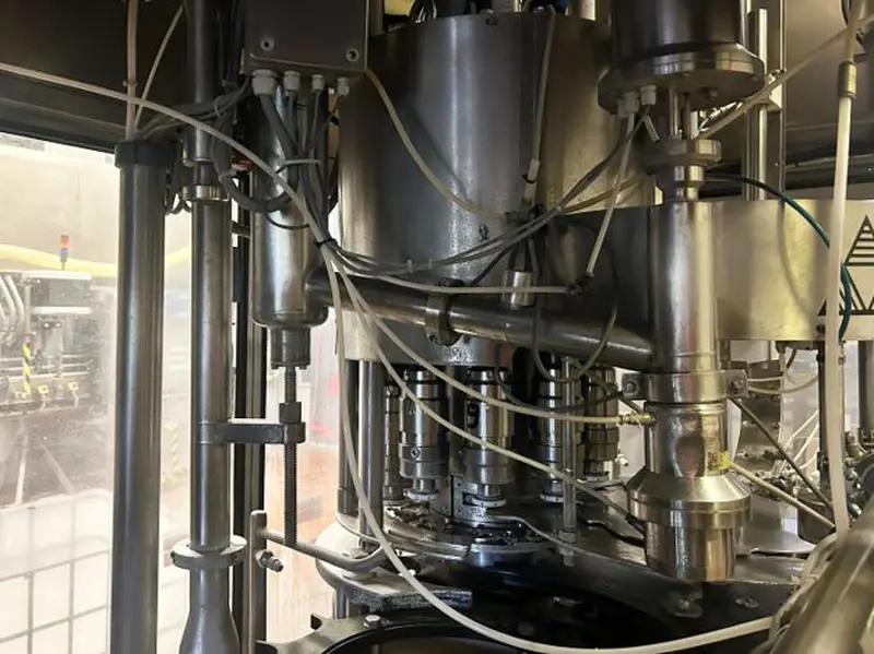 Photo #12 of Used Isobaric PET Complete Bottling Line for Water – CSD – 18000 bph 2L