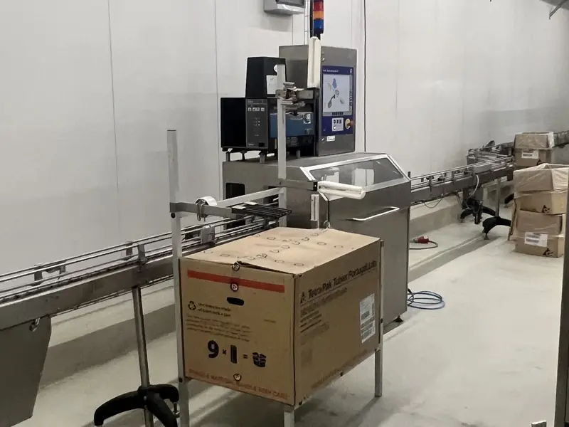 Photo #12 of Used Tetra Pak Bottling line for UHT Milk 7500 bph year 2000
