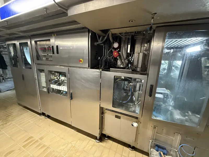 Photo #2 of Used Tetra Pak Bottling line for UHT Milk 7500 bph