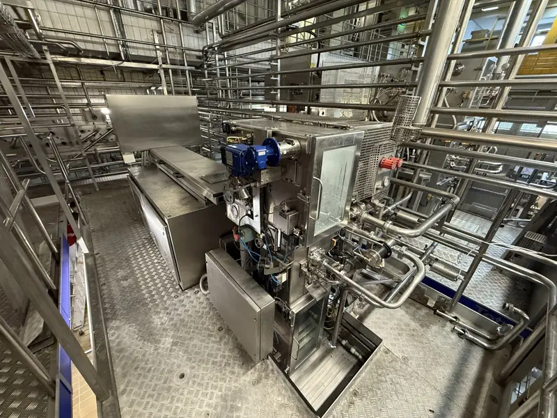 Photo #6 of Used Tetra Pak Bottling line for UHT Milk 7500 bph
