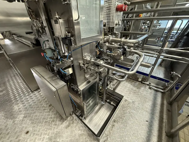 Photo #8 of Used Tetra Pak Bottling line for UHT Milk 7500 bph