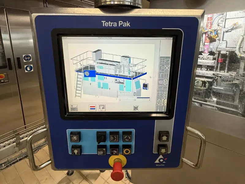 Photo #10 of Used Tetra Pak Bottling line for UHT Milk 7500 bph