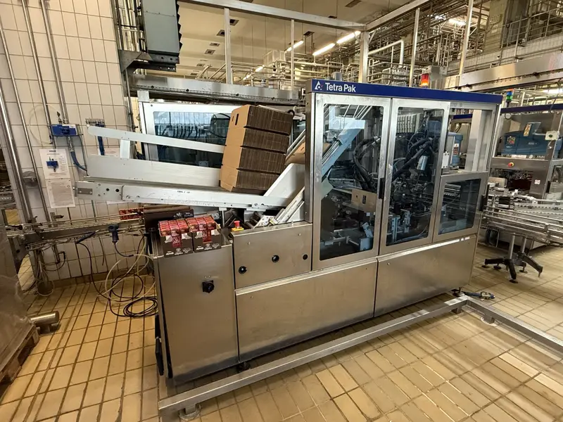Photo #21 of Used Tetra Pak Bottling line for UHT Milk 7500 bph