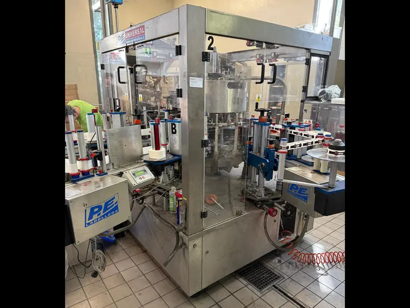 Photo #4 of Used Bottling Line 12/16/1 Still Products in Glass 2800 bph