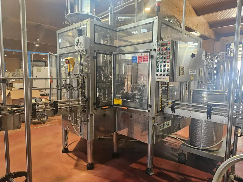 Photo #2 of Used Isobaric Filling Monoblock Alfatek TBV 24/32/4 ISO up to 4500 bph