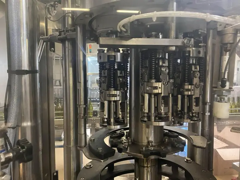 Photo #8 of Used ROPP Capping Machine Arol 6 heads 6000 bph