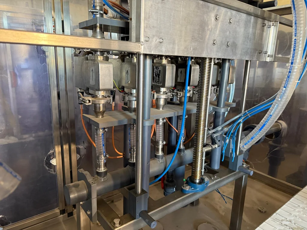 Photo #2 of Used linear filling machine – 3000bph
