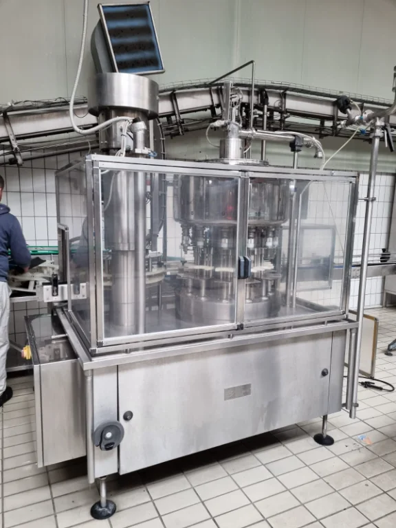 Photo #1 of Used filling and capping monoblock AVE 1998 – 2000bph